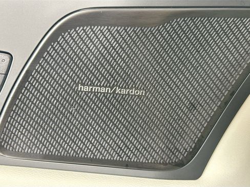 New 2026 Volvo XC60 B5 Ultra w/ Protection Package Premier image 19