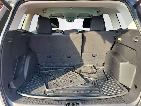 Used 2017 Ford Escape SE w/ Equipment Group 201A FWD image 12