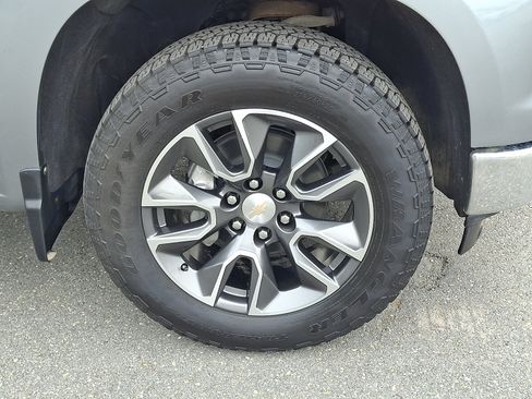Used 2023 Chevrolet Silverado 1500 LT AWD/4WD image 8