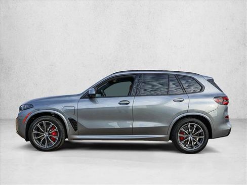New 2026 BMW X5 xDrive50e image 8