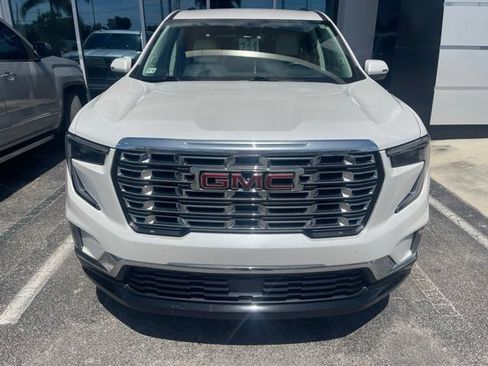 Used 2025 GMC Acadia Denali FWD image 2