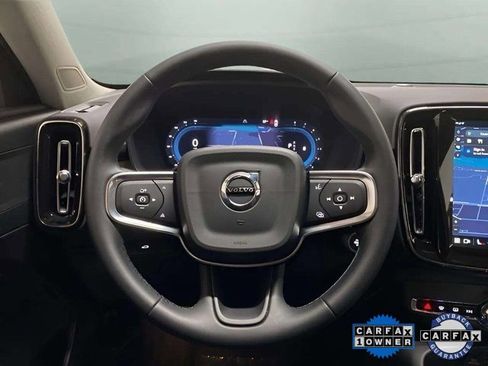 Used 2025 Volvo XC40 B5 Plus image 11