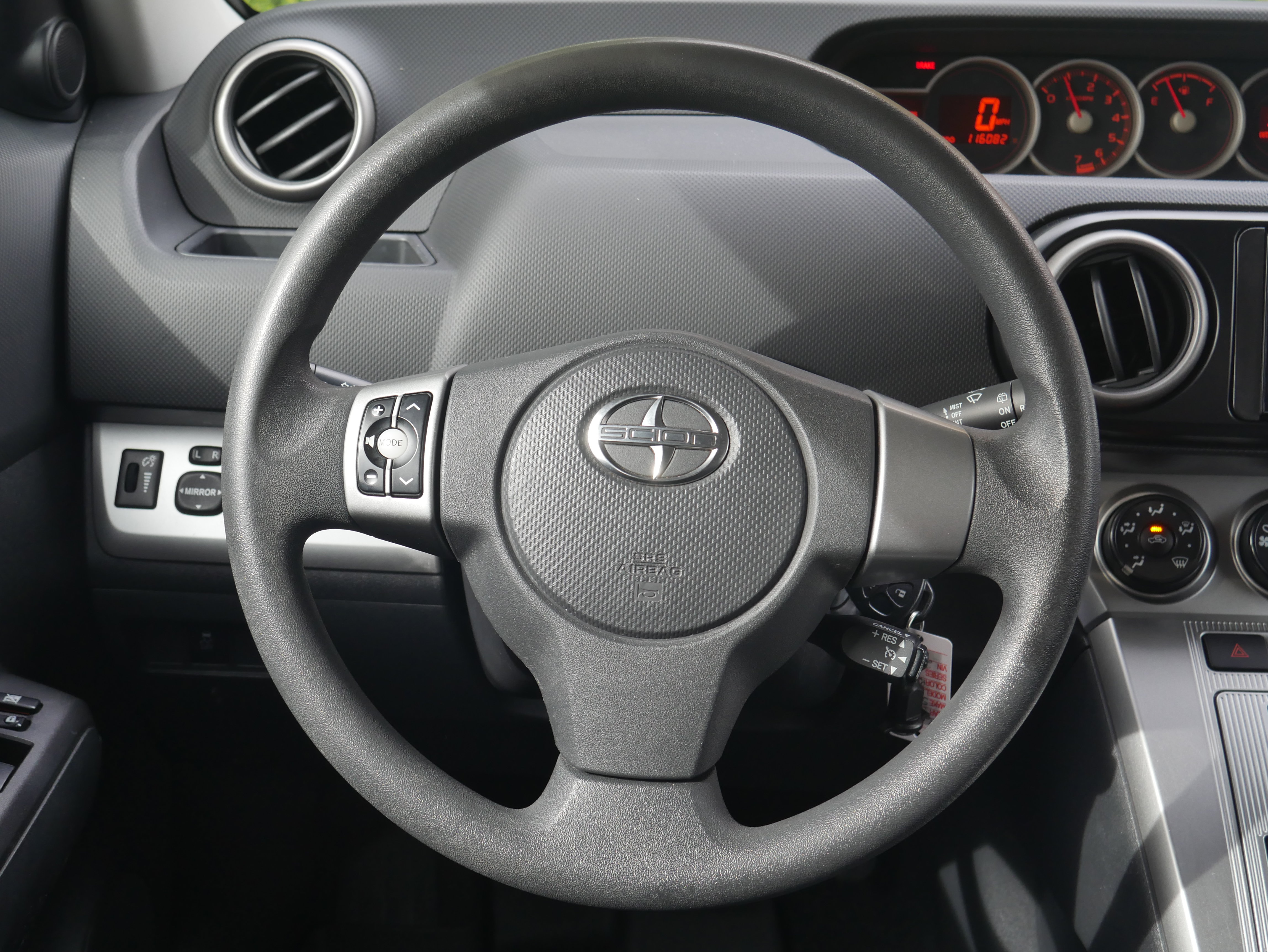 Used 2012 Scion xB FWD image 6