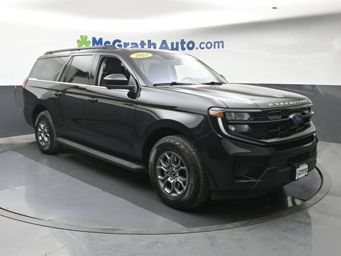 Used 2025 Ford Expedition Max Active AWD/4WD image 2