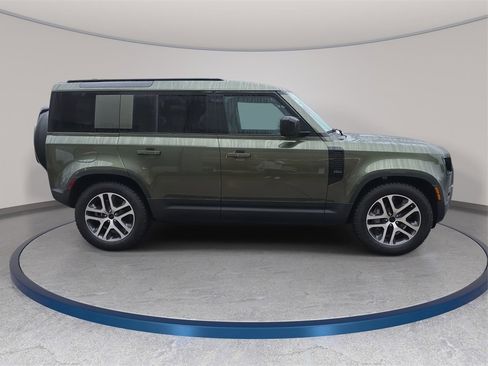 New 2026 Land Rover Defender 110 S image 4