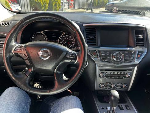 Used 2019 Nissan Pathfinder SL w/ Cargo Package AWD/4WD image 8
