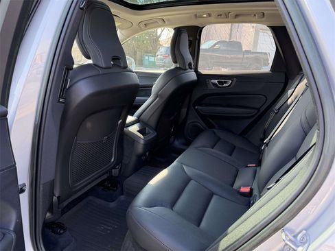 Used 2023 Volvo XC60 B5 Plus w/ Protection Package Premier image 15