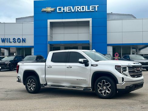 Used 2024 GMC Sierra 1500 SLT w/ SLT Premium Plus Package image 1