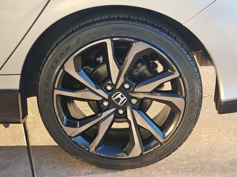 Used 2018 Honda Civic Sport image 37