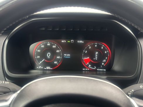 Used 2020 Volvo XC90 T6 Momentum w/ Protection Package Premier image 32