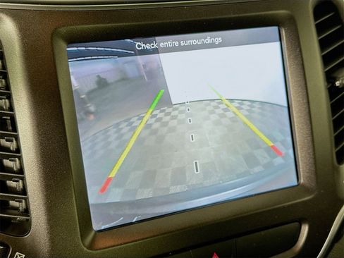 Used 2020 Jeep Cherokee Trailhawk w/ Cold Weather Group image 13