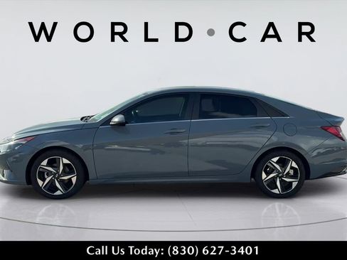 Used 2022 Hyundai Elantra SEL w/ Convenience + Premium Package FWD image 13
