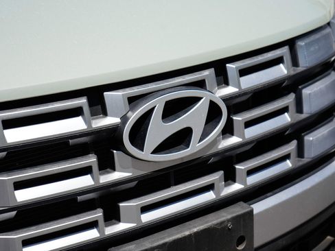 Used 2026 Hyundai Santa Cruz SE FWD image 3