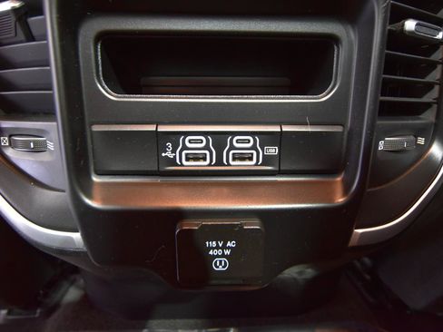 Used 2020 RAM 1500 Big Horn AWD/4WD image 40