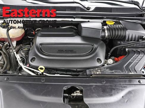 Used 2023 Chrysler Pacifica Touring-L FWD image 7