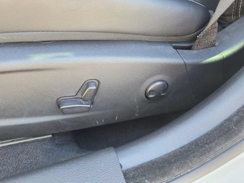 Used 2023 Chrysler 300 S w/ Comfort Group RWD image 24