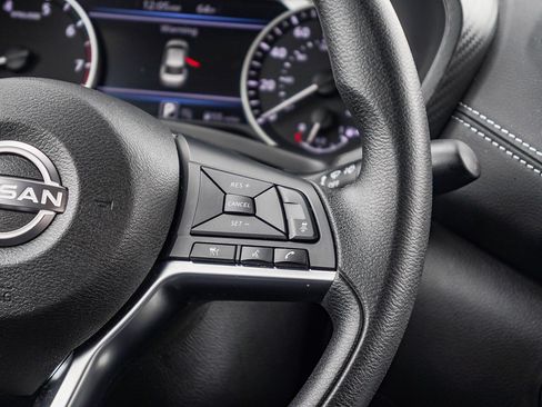 Used 2025 Nissan Sentra SV w/ Trunk Package FWD image 19