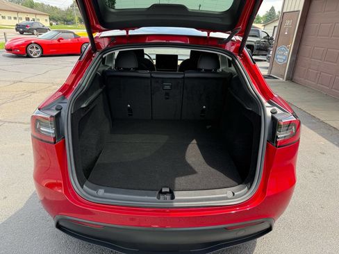 Used 2023 Tesla Model Y Long Range image 14