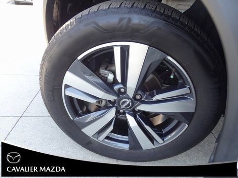 Used 2023 Nissan Rogue SL image 40