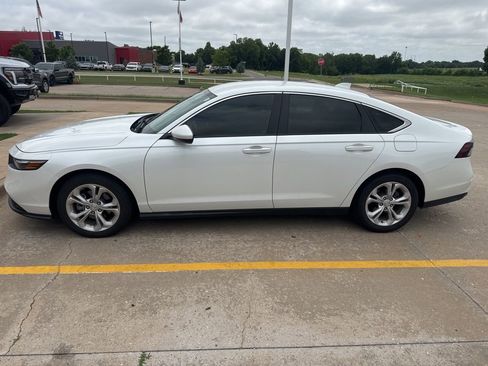 Used 2023 Honda Accord LX image 2