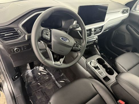 Certified 2025 Ford Escape Platinum AWD/4WD image 15