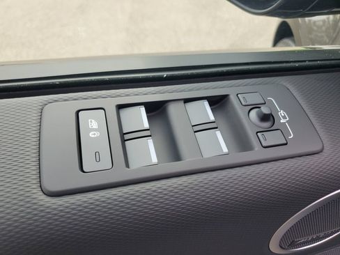 New 2026 Land Rover Discovery Dynamic SE AWD/4WD image 8
