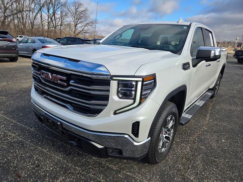 Used 2023 GMC Sierra 1500 SLT w/ SLT Convenience Package image 3