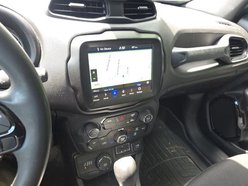 Used 2022 Jeep Renegade Altitude w/ Sun/Sound Group AWD/4WD image 6