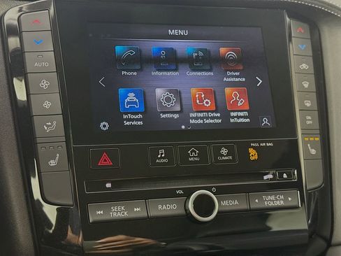 Certified 2025 INFINITI QX50 Luxe w/ Accent Package image 18