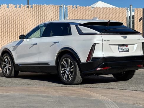 Certified 2024 Cadillac Lyriq Luxury AWD/4WD image 6