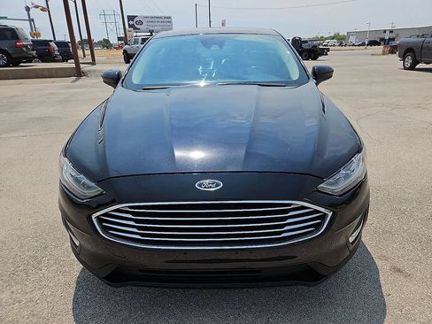 Used 2020 Ford Fusion SE w/ Equipment Group 151A FWD image 12