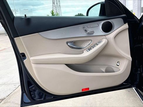 Used 2019 Mercedes-Benz C 300 Sedan image 19