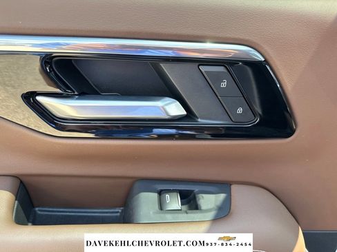 Used 2025 Chevrolet Suburban High Country w/ Sun And Tow Package AWD/4WD image 34