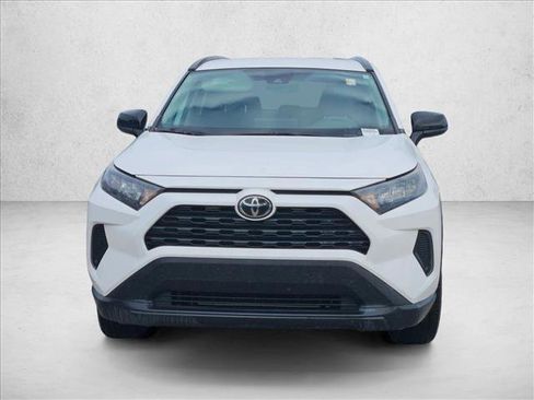 Used 2021 Toyota RAV4 LE image 2