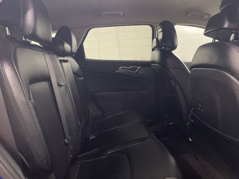 Used 2023 Kia Sportage EX image 31