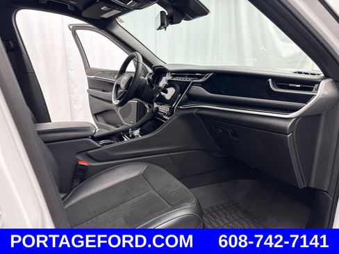 Used 2023 Jeep Grand Cherokee Trailhawk w/ Luxury Tech Group III AWD/4WD image 33