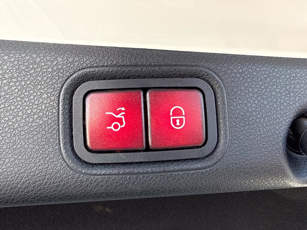 Used 2018 Mercedes-Benz E 300 image 18