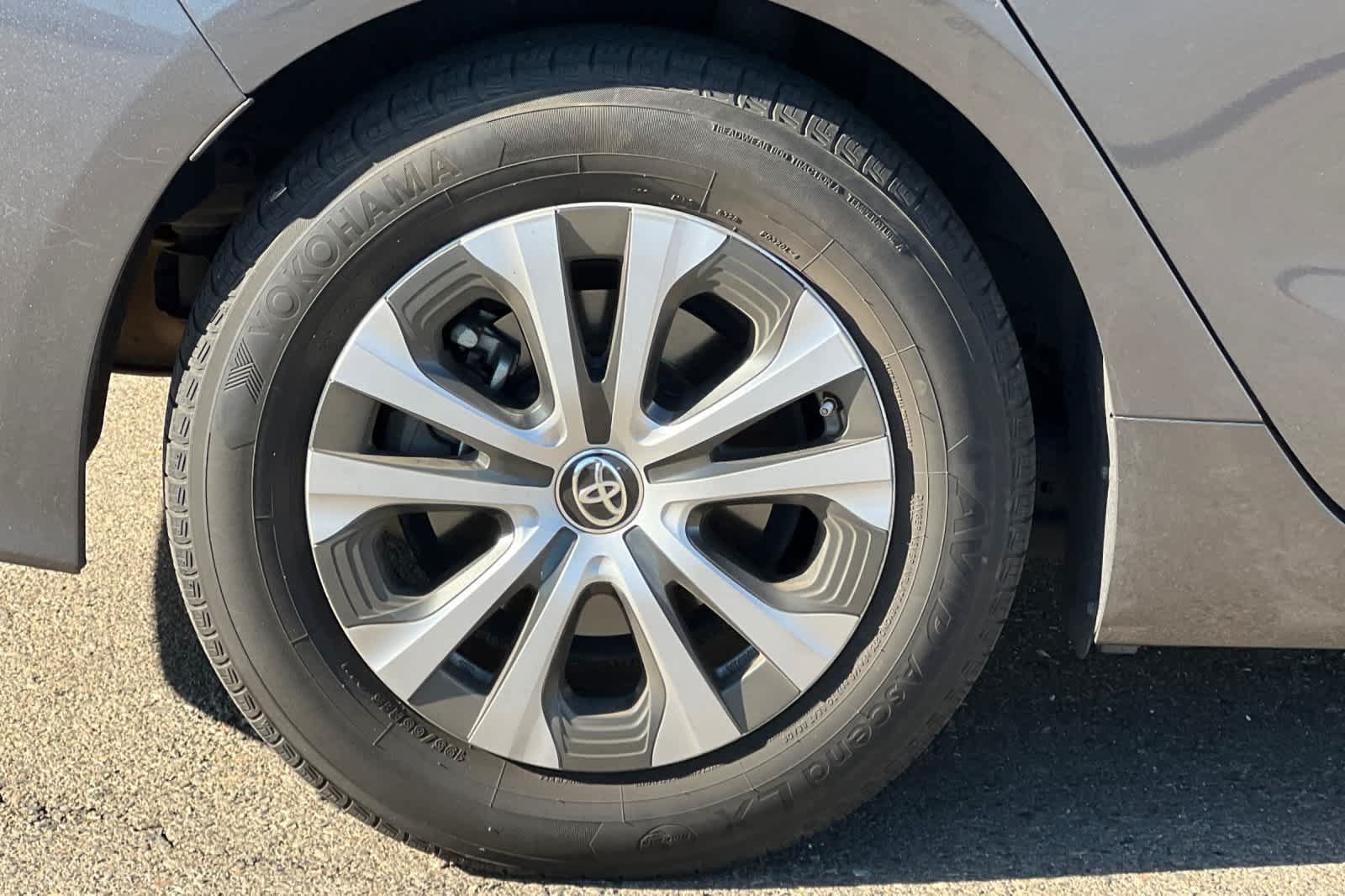 Used 2021 Toyota Prius Prime LE FWD image 20