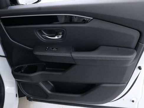 Used 2025 Honda Pilot Touring image 31