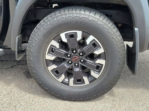 Used 2022 Nissan Frontier PRO-4X w/ Technology Package AWD/4WD image 6