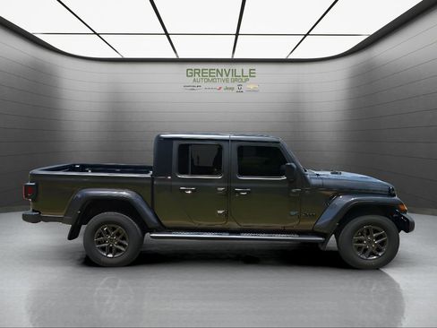 Used 2024 Jeep Gladiator Sport AWD/4WD image 6