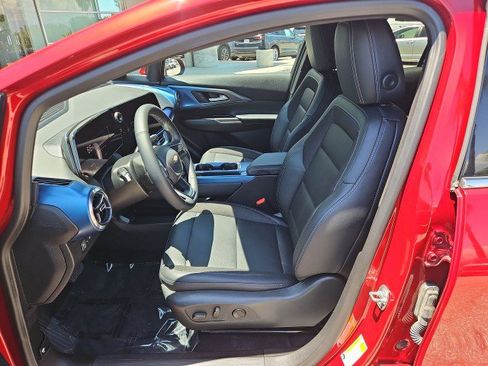 Used 2024 Chevrolet Equinox EV LT FWD image 18