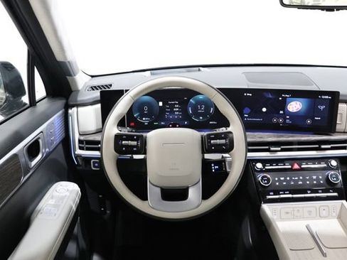Used 2025 Hyundai Santa Fe Calligraphy FWD image 13