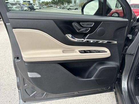 New 2026 Lincoln Corsair Premiere FWD image 18