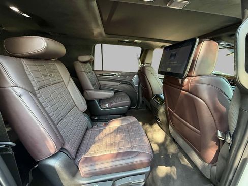 Certified 2024 Cadillac Escalade ESV Sport Platinum w/ LPO, ONYX Package image 16