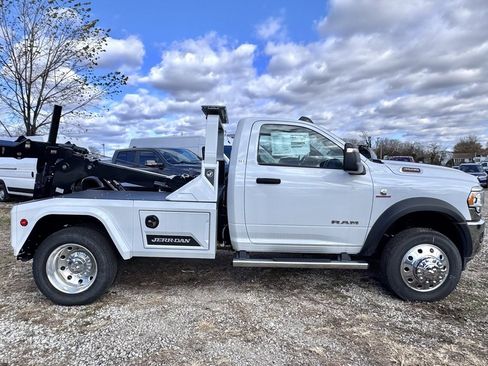 New 2024 RAM 4500 SLT w/ Quick Order Package 2YG SLT image 8