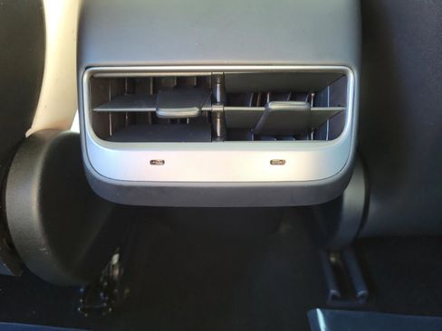 Used 2023 Tesla Model 3 Standard Range image 6