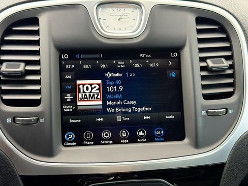 Used 2023 Chrysler 300 Touring w/ Sport Appearance Package RWD image 27