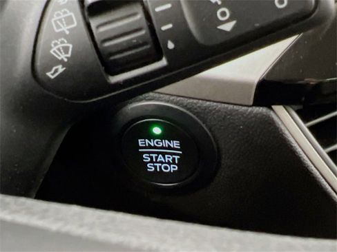 Used 2020 Ford Escape SE image 16