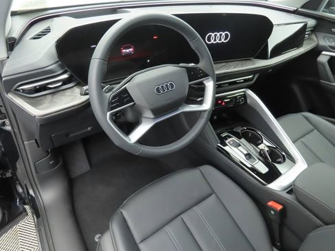 Used 2025 Audi Q5 Premium Plus w/ Premium Plus image 10